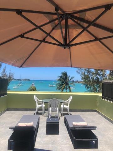 Ocean-View Penthouse With Roof Terrace, Grand Baie, Waterside Complex Apartment The Vale Exterior photo